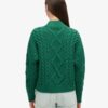 Aran-polotröja med kabelstickning