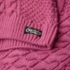 Aran-polotröja med kabelstickning