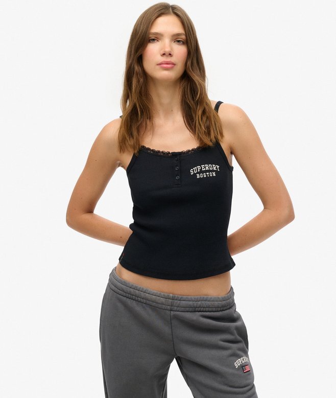 Athletic Essentials Broderad Cami-top med knappar Athletic Essentials Broderad Cami-top med knappar