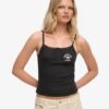 Athletic Essentials Broderad Cami-top med knappar