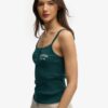 Athletic Essentials Broderad Cami-top med knappar Athletic Essentials Broderad Cami-top med knappar
