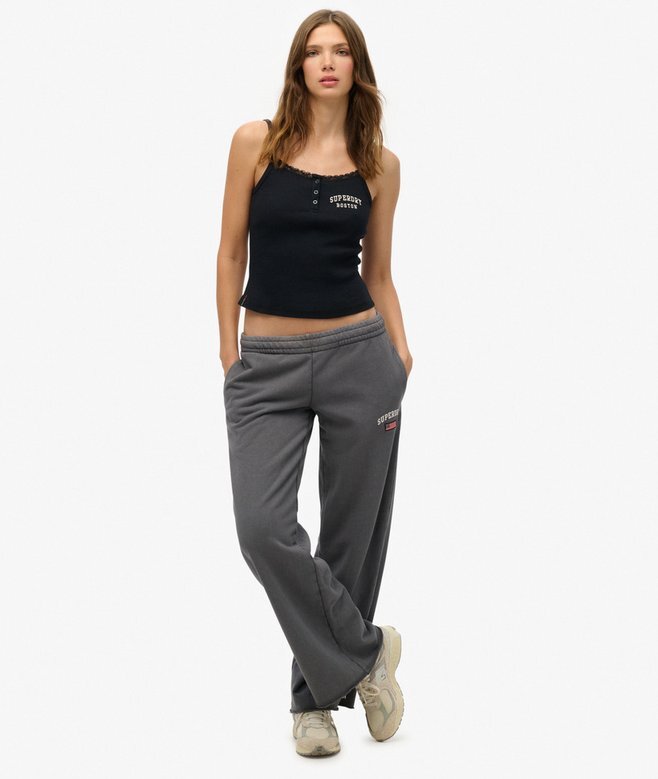 Athletic Essentials Broderad Cami-top med knappar Athletic Essentials Broderad Cami-top med knappar