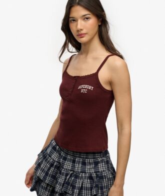 Athletic Essentials Broderad Cami-top med knappar