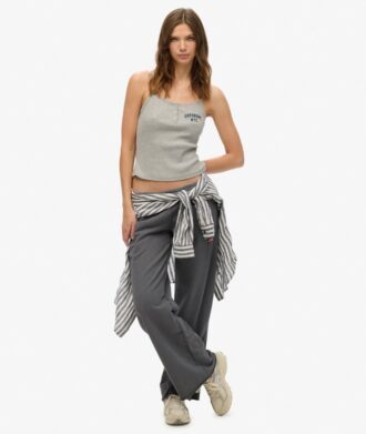 Athletic Essentials Broderad Cami-top med knappar
