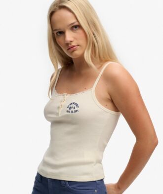 Athletic Essentials Broderad Cami-top med knappar
