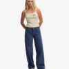 Athletic Essentials Broderad Cami-top med knappar