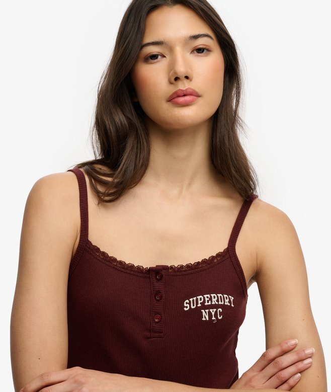 Athletic Essentials Broderad Cami-top med knappar Athletic Essentials Broderad Cami-top med knappar