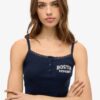 Athletic Essentials Cami-top med tryck och knappar
