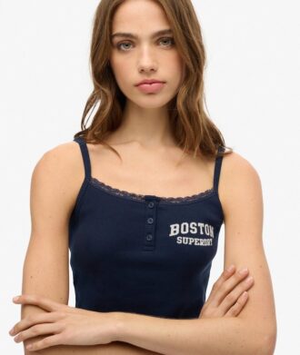 Athletic Essentials Cami-top med tryck och knappar