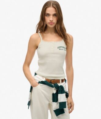 Athletic Essentials Cami-top med tryck och knappar