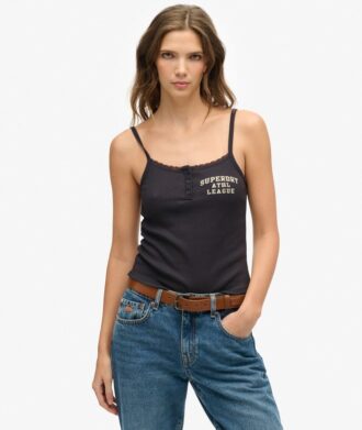 Athletic Essentials Cami-top med tryck och knappar