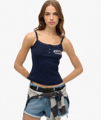 Athletic Essentials Cami-top med tryck och knappar