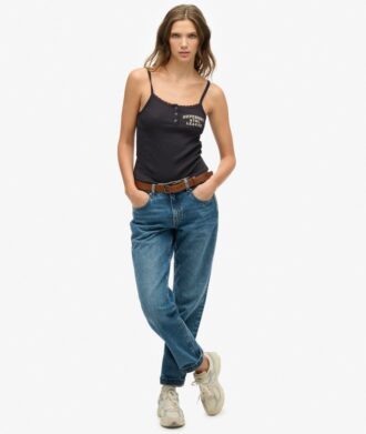 Athletic Essentials Cami-top med tryck och knappar