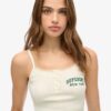 Athletic Essentials Cami-top med tryck och knappar Athletic Essentials Cami-top med tryck och knappar