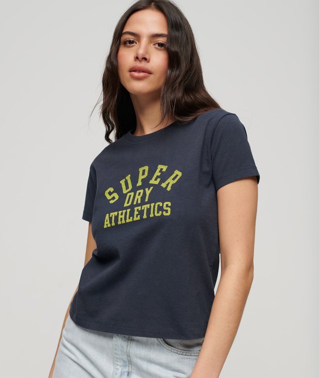 Athletic Essentials Graphic 90S T-shirt Athletic Essentials Graphic 90S T-shirt