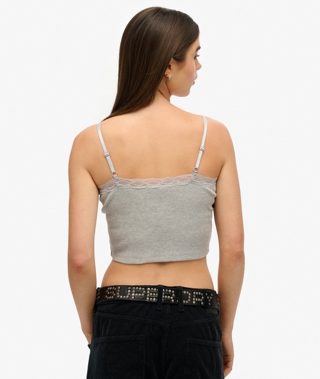 Athletic Essentials kort topp med spetskant Athletic Essentials kort topp med spetskant
