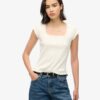 Athletic Essentials T-shirt med fyrkantig halsringning Athletic Essentials T-shirt med fyrkantig halsringning