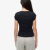 Athletic Essentials T-shirt med fyrkantig halsringning Athletic Essentials T-shirt med fyrkantig halsringning