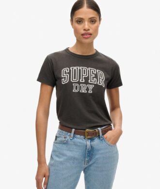 Athletic Essentials T-shirt med tryck och figursydd passform Athletic Essentials T-shirt med tryck och figursydd passform