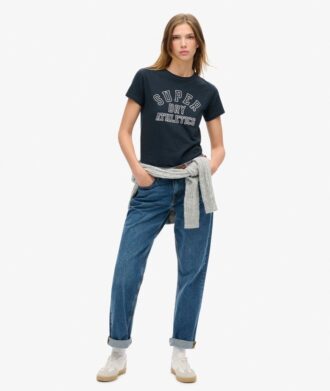 Athletic Essentials T-shirt med tryck och figursydd passform Athletic Essentials T-shirt med tryck och figursydd passform