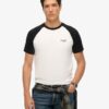 Baseball-T-shirt i Organic Cotton med Essential-logotyp