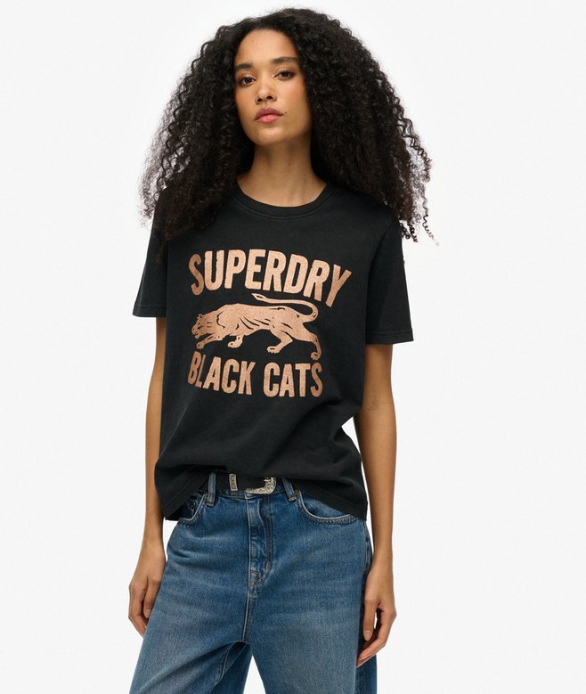 Dekorerad Varsity Relaxed T-shirt Dekorerad Varsity Relaxed T-shirt