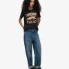 Dekorerad Varsity Relaxed T-shirt Dekorerad Varsity Relaxed T-shirt