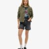 Dekorerad Varsity Relaxed T-shirt Dekorerad Varsity Relaxed T-shirt