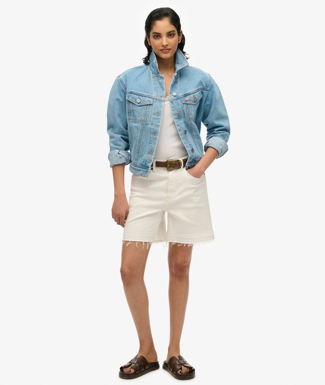 Denimjacka med dekorationer Denimjacka med dekorationer