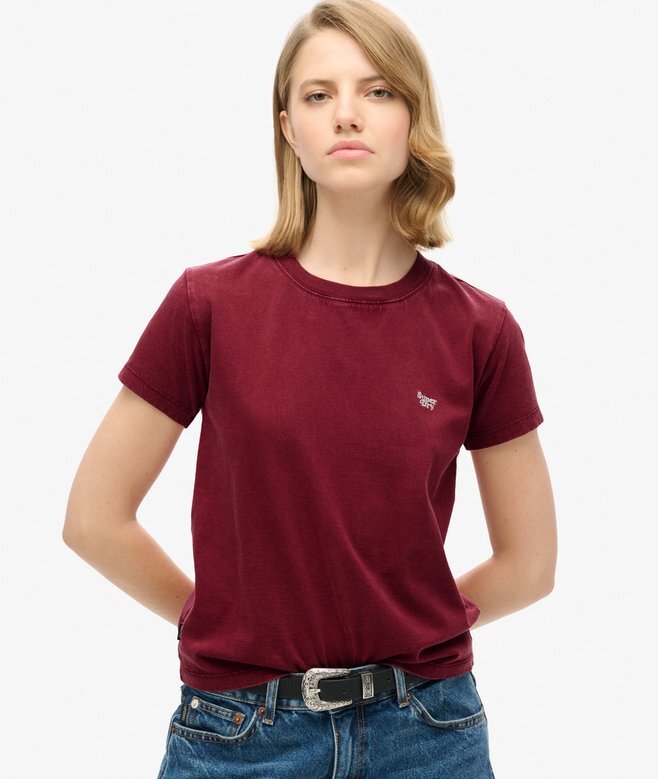 Essential Logo Fitted T-shirt Essential Logo Fitted T-shirt