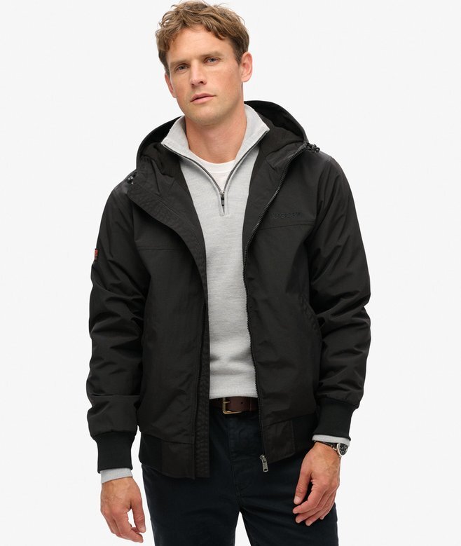 Hooded Bomberjacka i överskottsnylon Hooded Bomberjacka i överskottsnylon