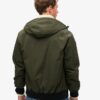 Hooded Bomberjacka i överskottsnylon Hooded Bomberjacka i överskottsnylon