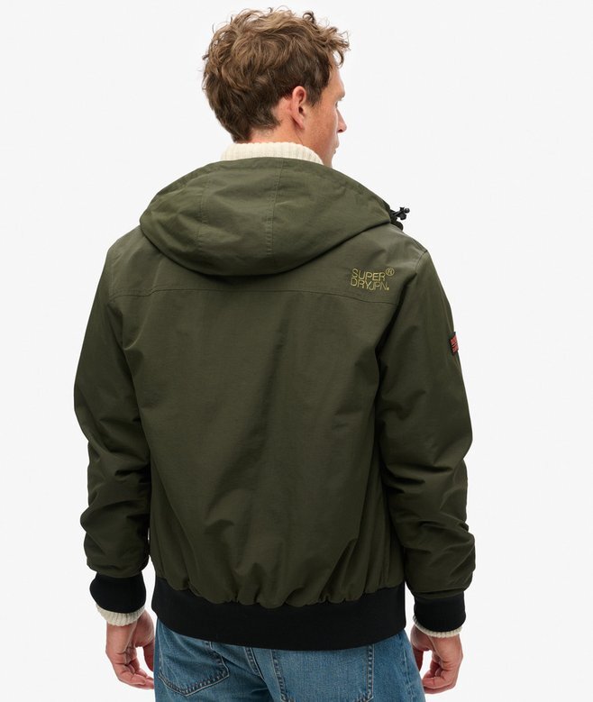 Hooded Bomberjacka i överskottsnylon Hooded Bomberjacka i överskottsnylon
