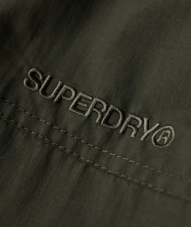 Hooded Bomberjacka i överskottsnylon Hooded Bomberjacka i överskottsnylon