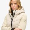 Hooded Storm Hybrid-jacka med huva Hooded Storm Hybrid-jacka med huva