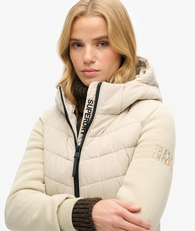 Hooded Storm Hybrid-jacka med huva Hooded Storm Hybrid-jacka med huva
