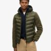 Hooded Stormhybridjacka i stickat med huva Hooded Stormhybridjacka i stickat med huva