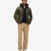 Hooded Stormhybridjacka i stickat med huva Hooded Stormhybridjacka i stickat med huva