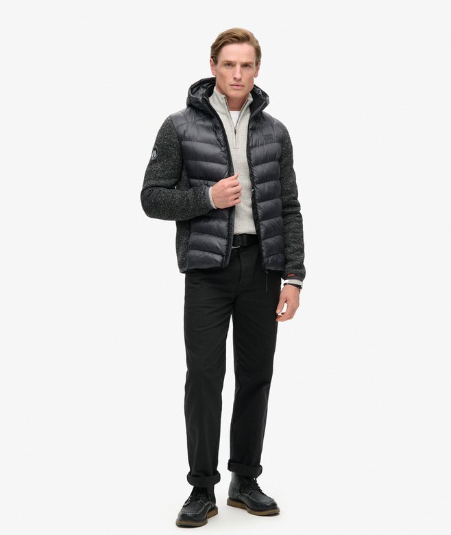 Hooded Stormhybridjacka i stickat med huva Hooded Stormhybridjacka i stickat med huva