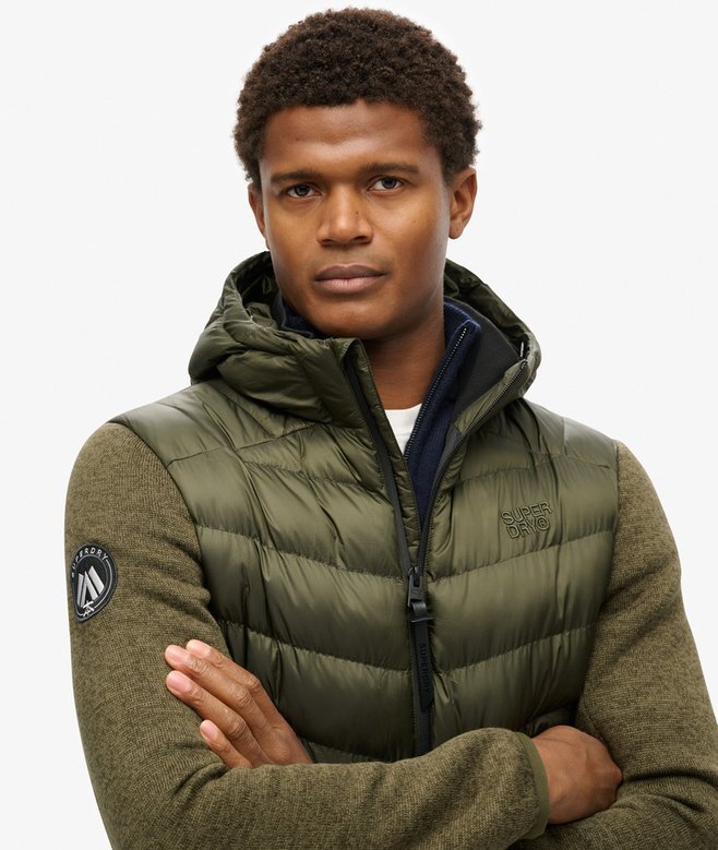 Hooded Stormhybridjacka i stickat med huva Hooded Stormhybridjacka i stickat med huva