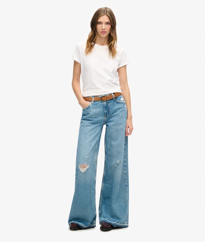 Jeans med vid ben och rå kant Jeans med vid ben och rå kant