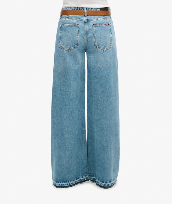 Jeans med vid ben och rå kant Jeans med vid ben och rå kant