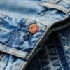 Jeans med vid ben och rå kant Jeans med vid ben och rå kant