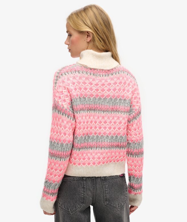 Kort stickad tröja med hög hals Kort stickad tröja med hög hals