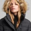Lång, lätt vadderad Puffer-jacka med Hooded-design