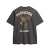 Löst sittande T-shirt med tatueringsmotiv på ryggen Löst sittande T-shirt med tatueringsmotiv på ryggen