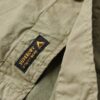 Militär över skjortjacka