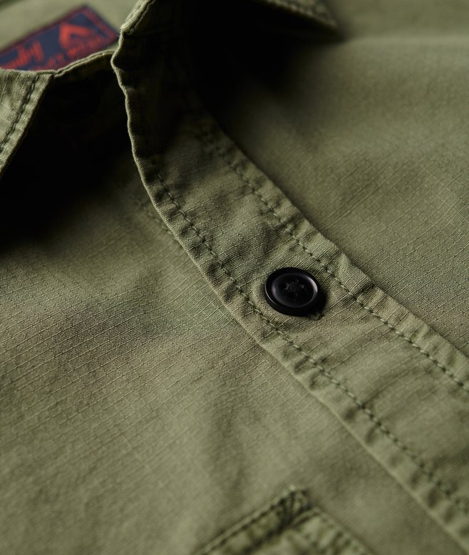 Militärisk långärmad overshirt Militärisk långärmad overshirt