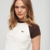 Raglan-T-shirt i Organic Cotton med Essential-logotyp Raglan-T-shirt i Organic Cotton med Essential-logotyp