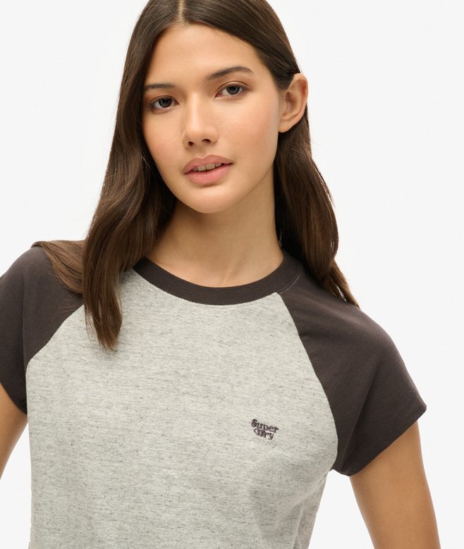 Raglan-T-shirt i Organic Cotton med Essential-logotyp Raglan-T-shirt i Organic Cotton med Essential-logotyp